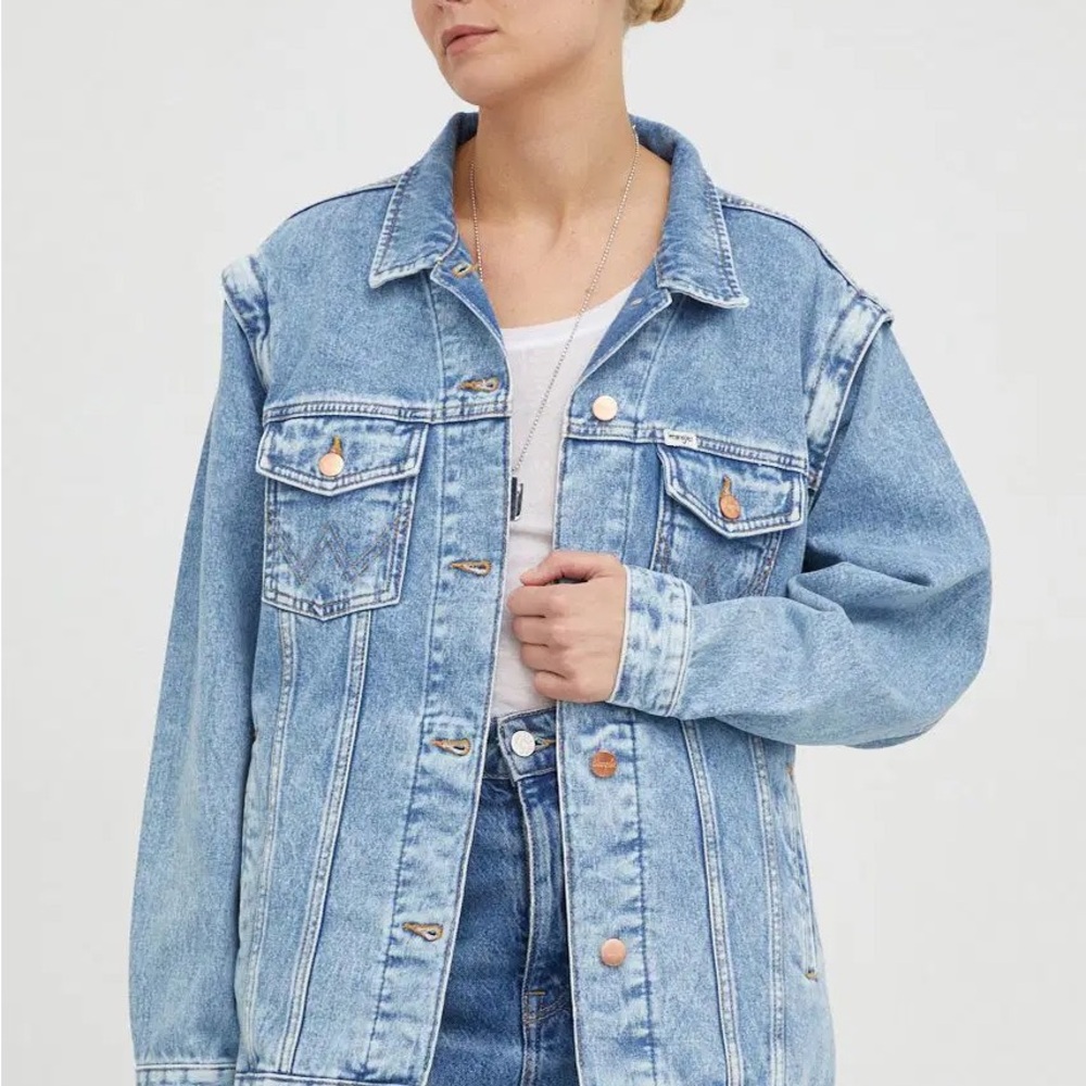 2 in 1 Wrangler Heritage Jean denim jacket zip off sleeves jacket!